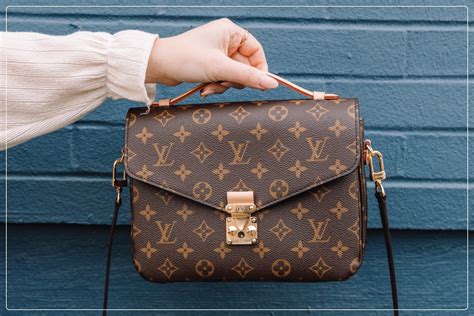 fake and real louis vuitton bags inside|knockoff Louis Vuitton bags.